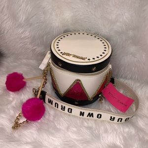 BETSEY JOHNSON DRUM!! 🥁